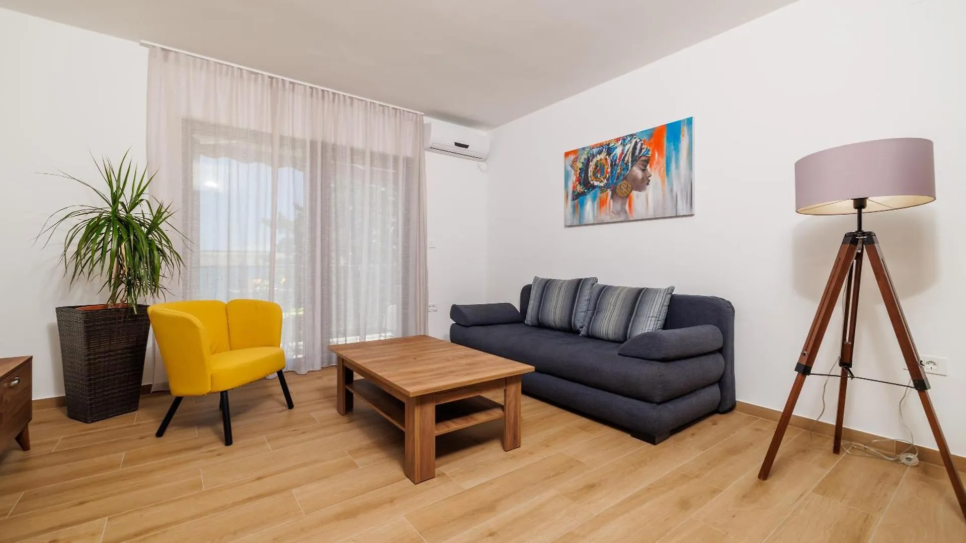 Apartmani Viktorija Jadranovo 0*,